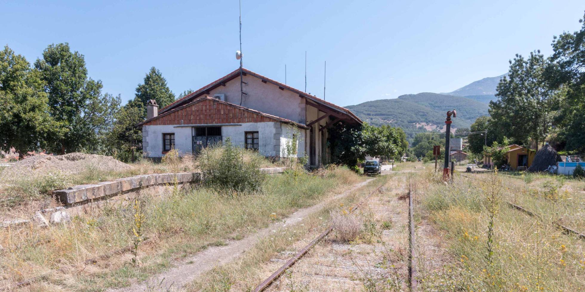 El lento viaje del tren extremeño al siglo XXI (EL PAÍS.COM)