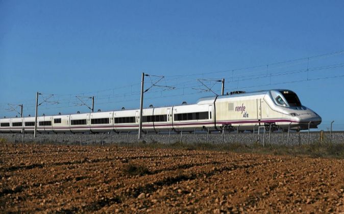 Renfe, “abierta” a crear una sociedad conjunta con la lusa Comboios de Portugal