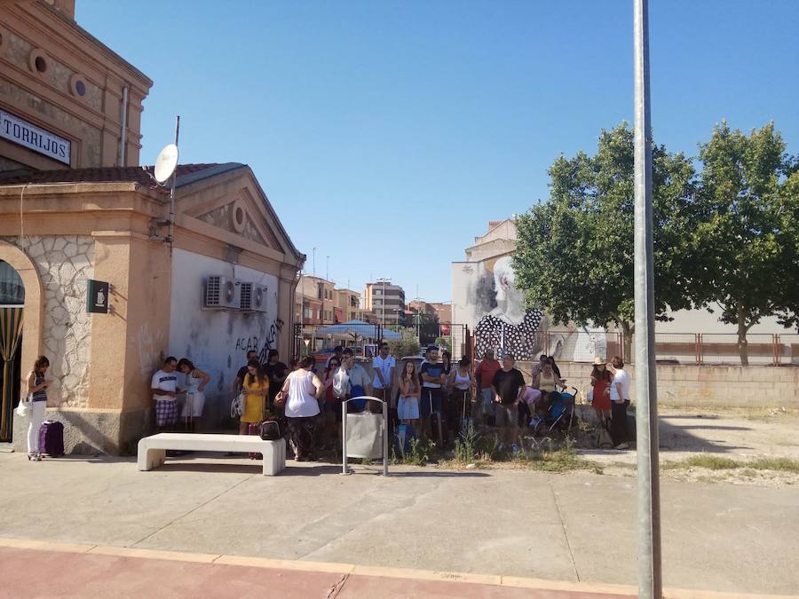 Facua pide medidas urgentes para sacar al tren extremeño del «vagón de cola» (HOY.ES)