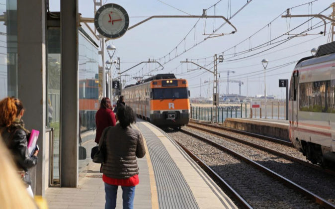 The Caja de Badajoz Foundation claims in a campaign a decent train for Extremadura (EXPANSIÓN.COM)